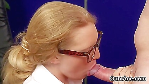 Frisky Bombshell Gets Sperm Load On Her Face Swallowing