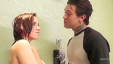 Stepbrother sucks his brunette girlfriend and she takes out her cunt