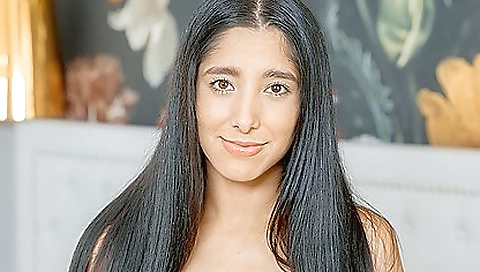 Sexy solo female with a beautiful face gets naked in vr porn