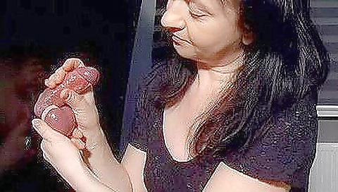 Male is in vr with a very good shemale with great body and a hole