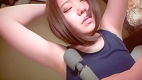 Asian babe has a great time sucking a fat fuckstick