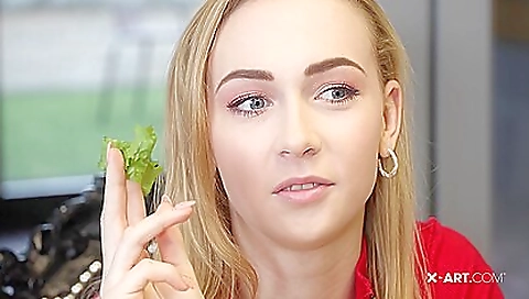 Blonde teen fucks herself and gets cum in her mouth