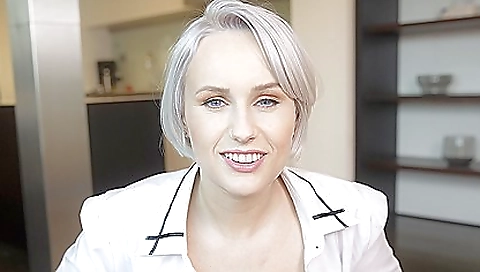 Virgin pussy video with angel wicky in virtual reality